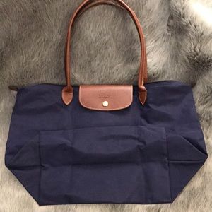 Longchamp LePliage Original Medium shoulder tote bag.